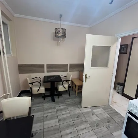 STAN Top Lokacija Maksima Gorkog Centar Apartman Novi Sad